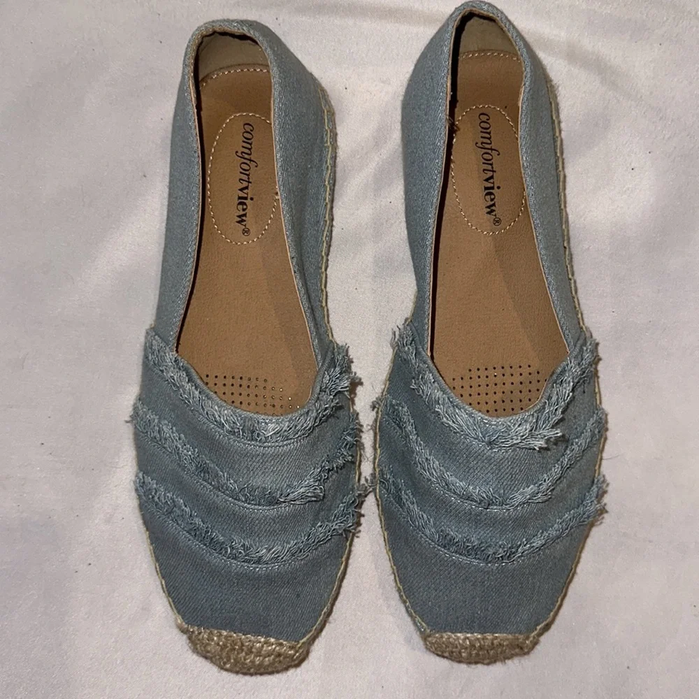 Comfort View frayed jean espadrilles, size 8 wide